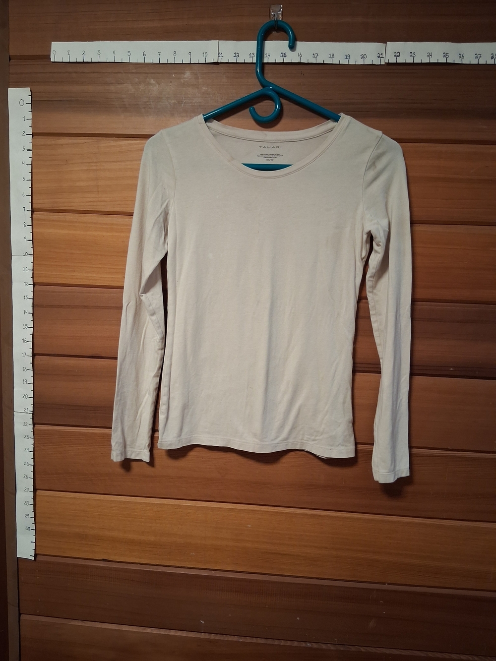 🙌 Tahari- White Long Sleeve Scoop Neck Women's Top